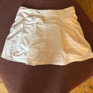 Size 4 lululemon pace rival mid-rise skirt (barley worn)
